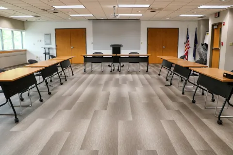 Meeting room with movable tables and chairs